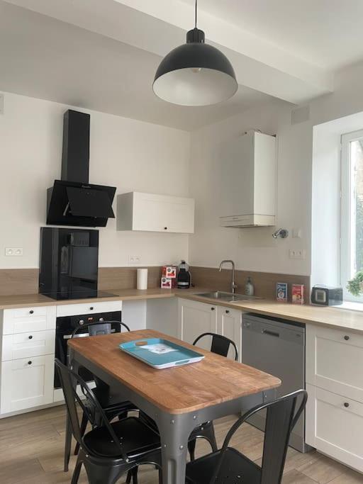 Agreable Gite Au Coeur Du Centre Ville 4 Personnes Chagny  Buitenkant foto