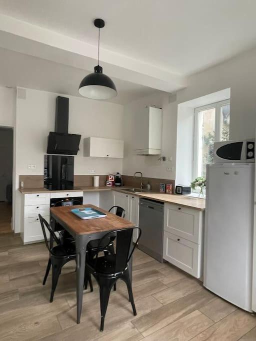 Agreable Gite Au Coeur Du Centre Ville 4 Personnes Chagny  Buitenkant foto